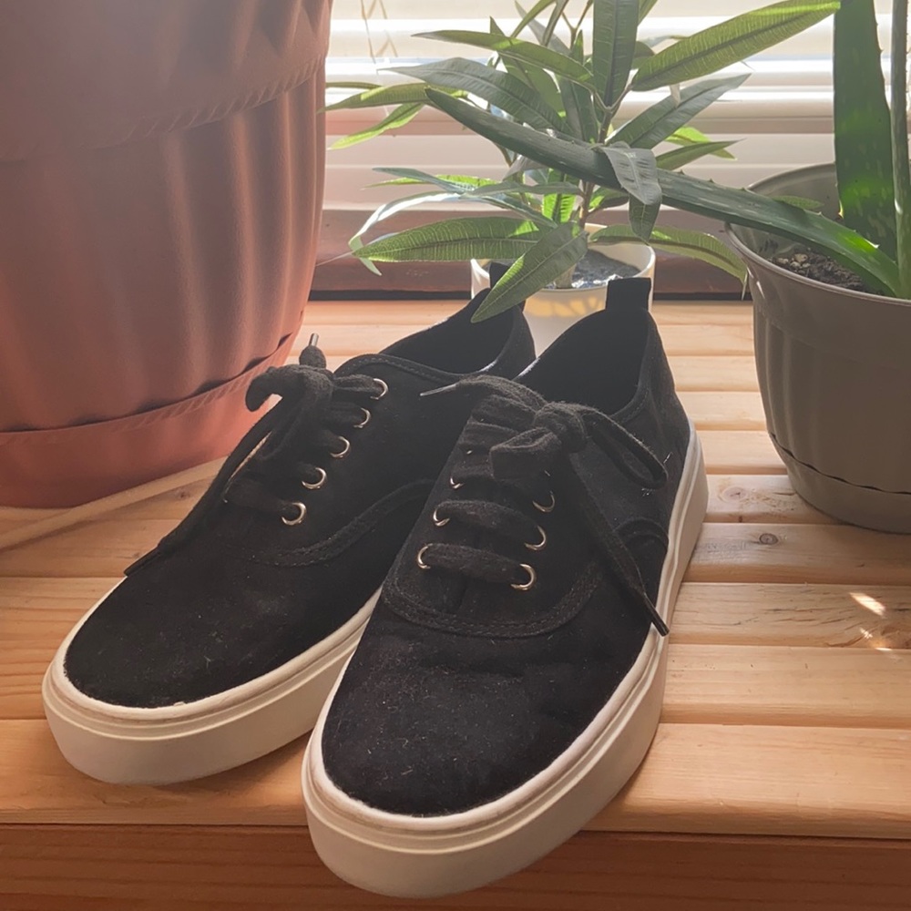 H&M Faux Suede Black lace-up sneakers